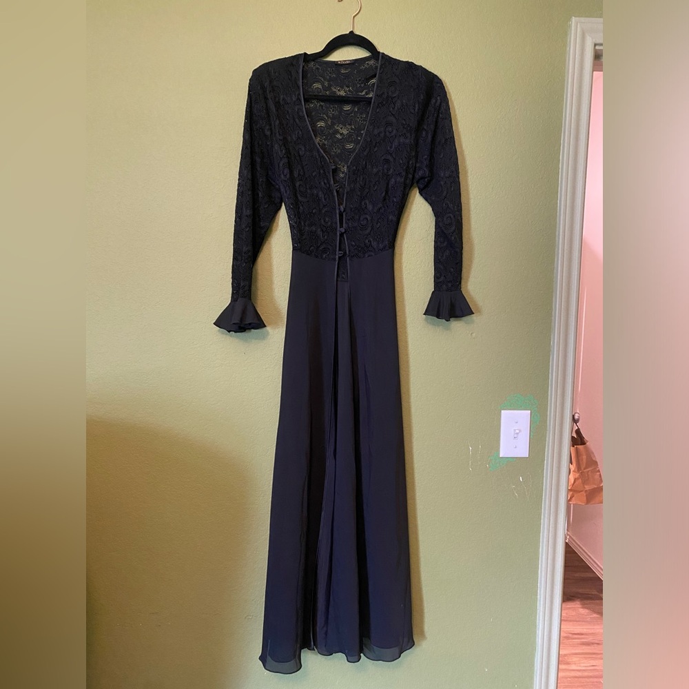 Elegant Black Lace Long Sleeve Dress